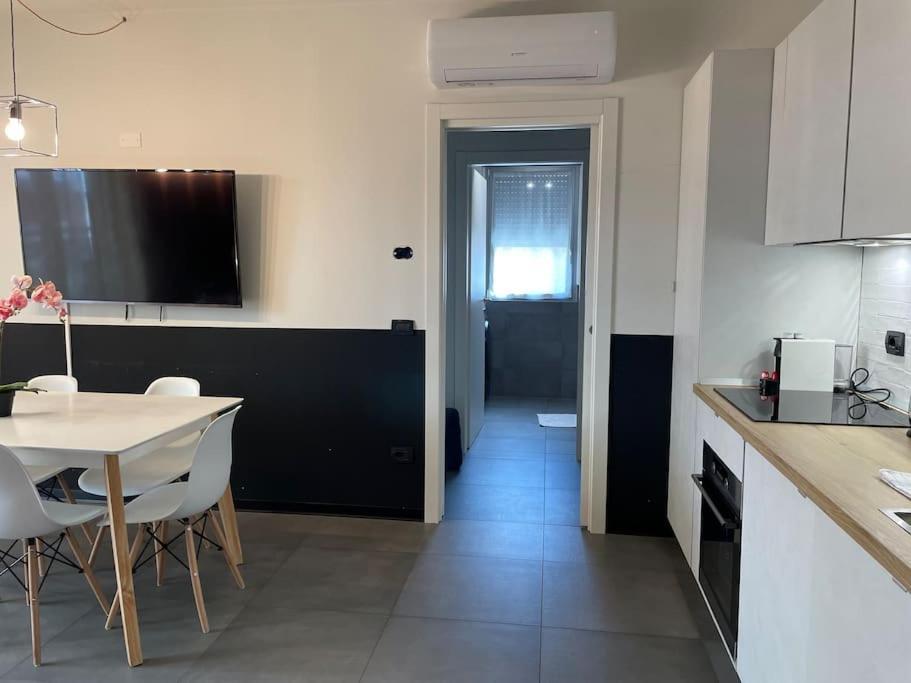City Center - Modern Flat With Free Parking And Wifi - Apt B Bergamo Exterior foto